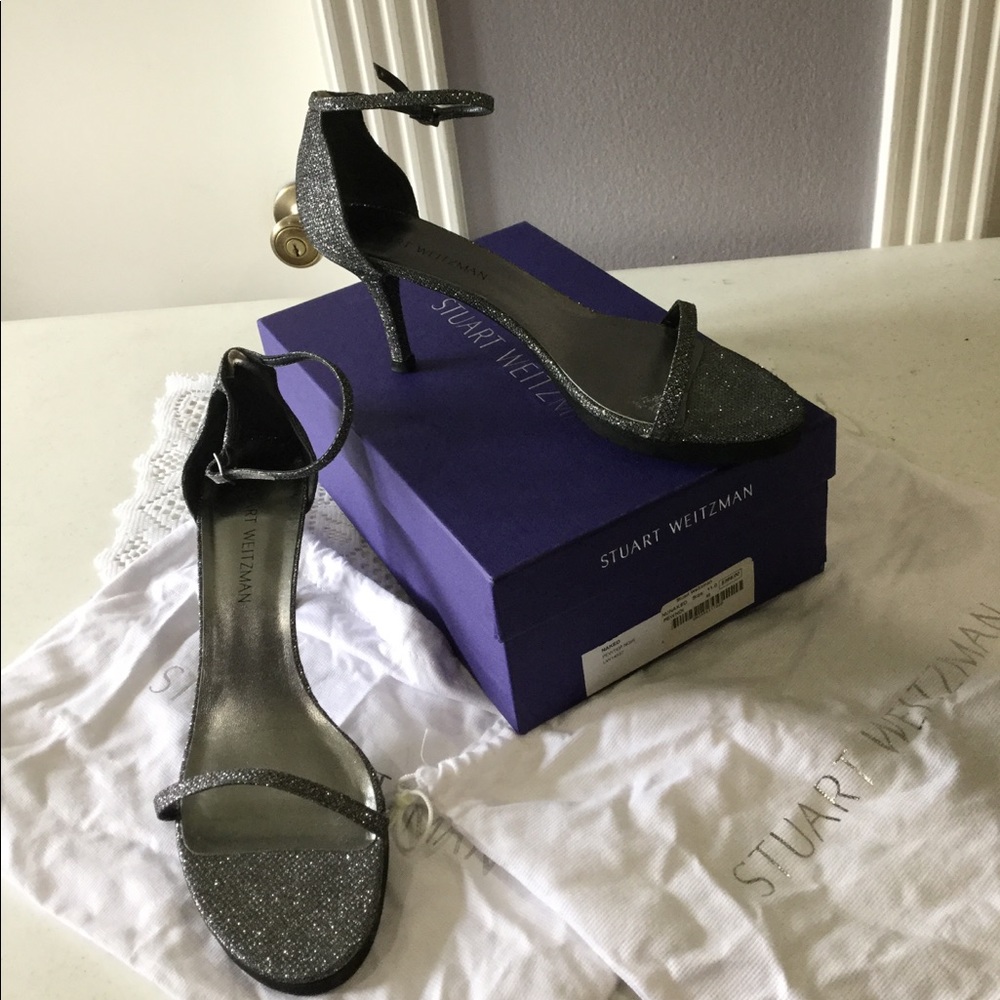 Shiny black beautiful heels